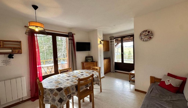 Charmant T2 cabine à Villard-de-Lans avec balcon, cuisine équipée et proche des montagnes - FR-1-515-36 in Villard-de-Lans