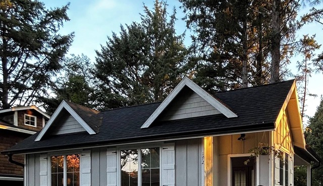 Charming 1-bdrm Cannon Beach cottage - 30 days stays, near mid-town near beach.