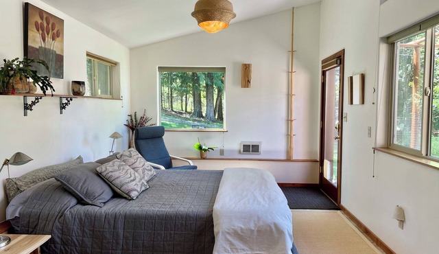 Charming 1-bedroom apartment in a beautiful natural setting, minutes from town. in Sandpoint