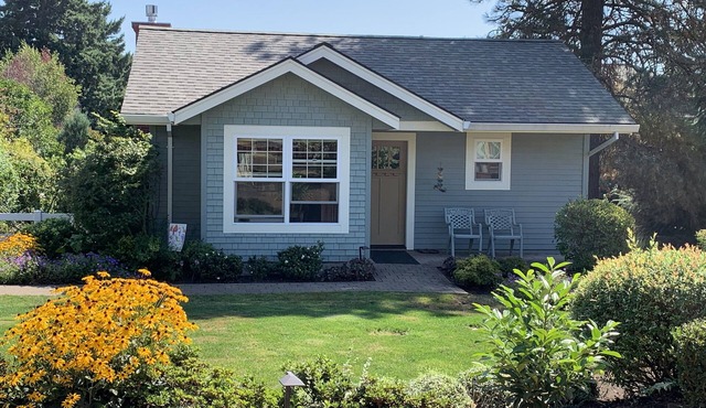 Charming 1-bedroom cottage in Oregon City
