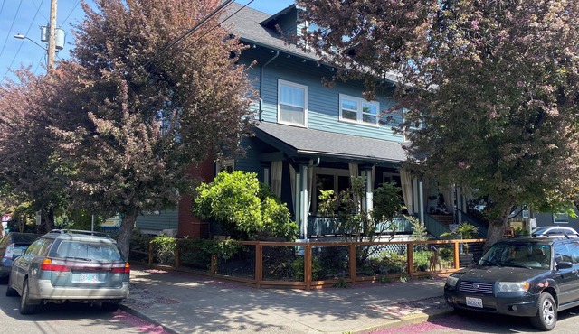 Charming 2-bedroom apartment in vibrant NW Portland