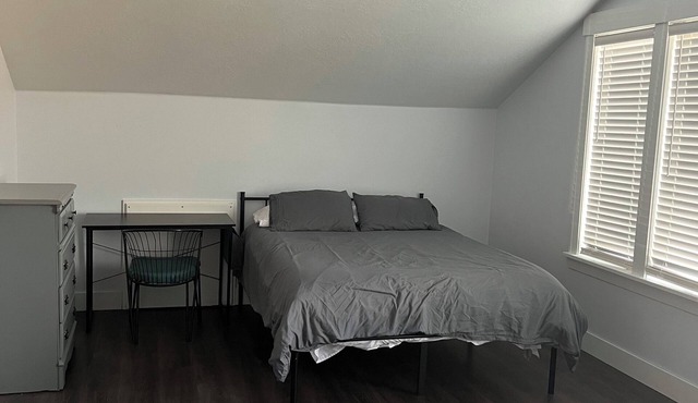 Charming 2-bedroom attached apartment with AC, WiFi in adorable Creswell