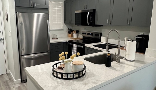 Charming 2-bedroom condo located in the enchanting Landings of Largo