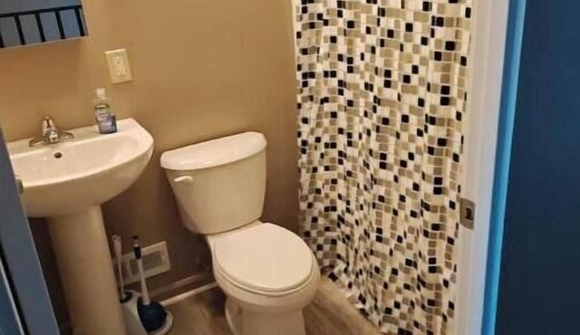 Charming 2-bedroom townhome in Normal with WiFi and AC in Normal