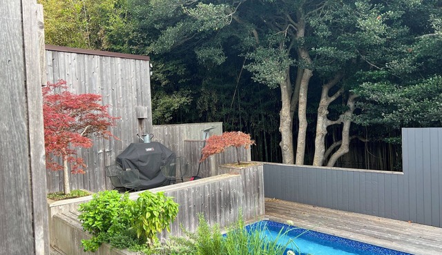 Charming 2-Bedroom Cottage in Fire Island Pines with heated pool!