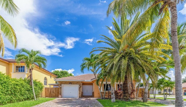 Charming 3-bedroom house in terrific Homestead with WiFi, AC