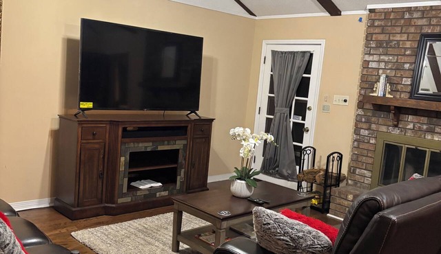 Charming 3-bedroom house with AC, WiFi Mobile in Mobile