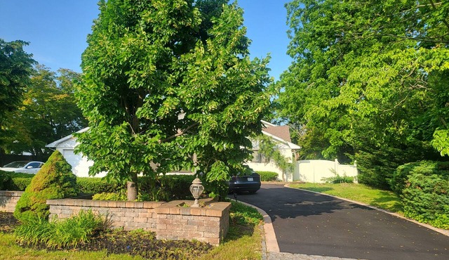 Charming 5-bedroom house with WiFi, AC in lovely Bay Shore