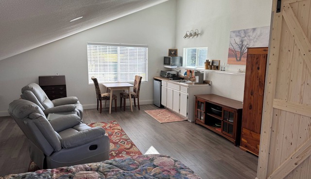 Charming barnloft on small horse ranch in Beautiful Cool CA