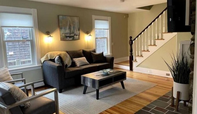 Charming Cottage in Jamestown