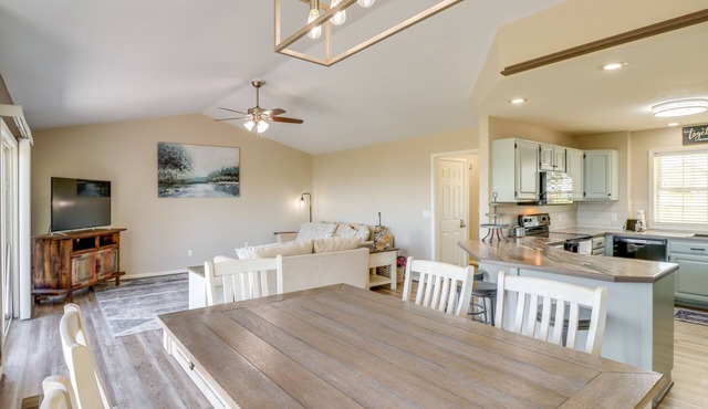 Charming Edgemont Home w/Deck & Lake Views! in Edgemont