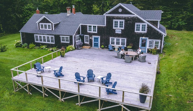Charming Historic Ocean Front Cottage on the Bay of Fundy in Bocabec