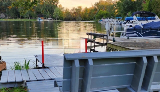 Charming lake front house for the perfect getaway All sports lake, pet friendly