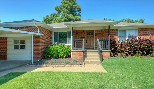 Charming mid century modern home in Midtown in Tulsa
