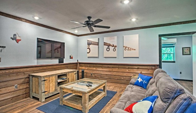 Charming Quitman Cabin < 2 Miles to Lake Fork