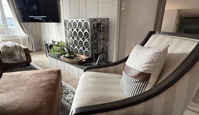 Charming single level updated home~Centrally located