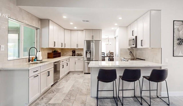 Charming Sunny Phoenix Hideaway
