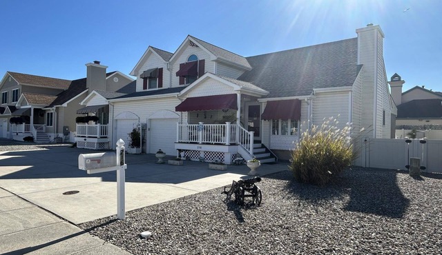 Charming two-story townhouse! Sleeps 12 in Diamond Beach