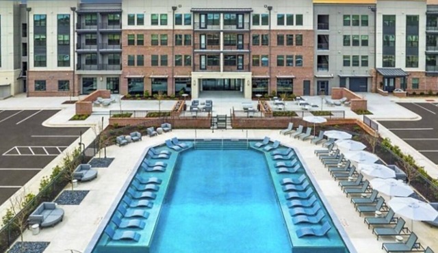 Chic 1-bedroom apartment with WiFi, AC in fabulous Evans in Evans