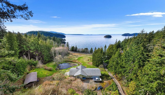 Chuckanut Mid-Century Retreat - Island View