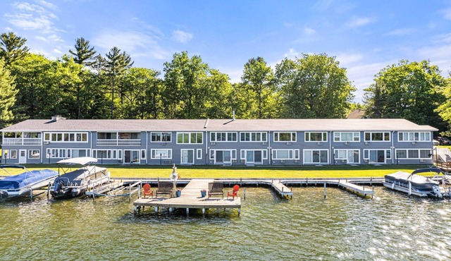 CLAM LAKE CONDO #02 Close to Torch Lake