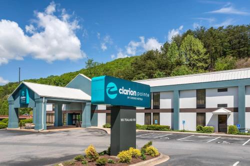 Clarion Pointe Cherokee