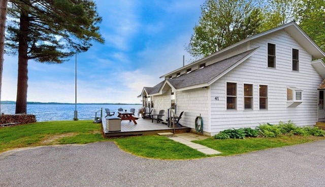 Classic lakefront property with fishing, swimming, and unbeatable sunrises in Winthrop