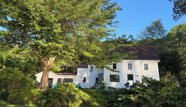 Classic Maine Waterfront Home on the Back River – Trevett in Boothbay