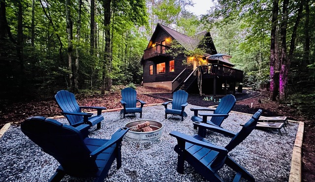 Close to Everything! 3BR Sleeps 9 - King Bd - 5min Helen & Anna Ruby Falls