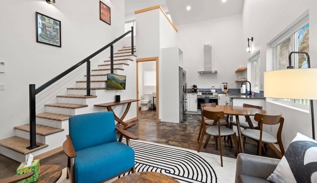 Coda | Walkable Woodstock Guesthouse | Portland