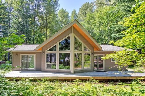 Coffee Time Cabin | Hot Tub, Wifi, Grill