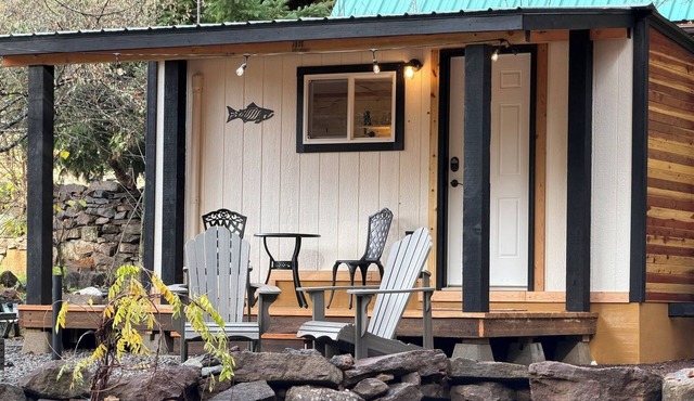 Coho Cabin in Umpqua National Forest