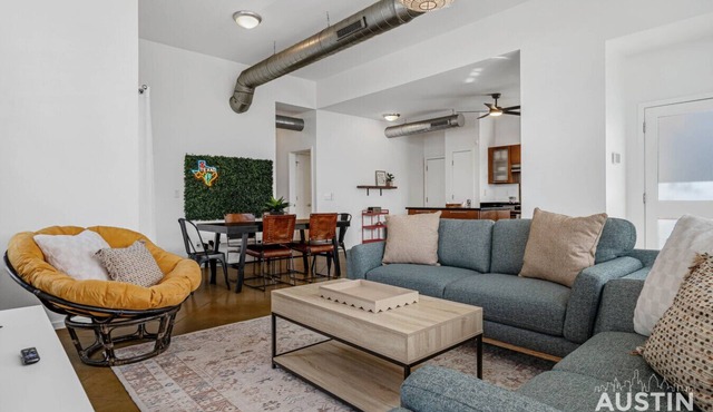 Colorful Casa w BBQ & EV Charger Mins to City Nightlife - Stroll S Lamar & SoCo!
