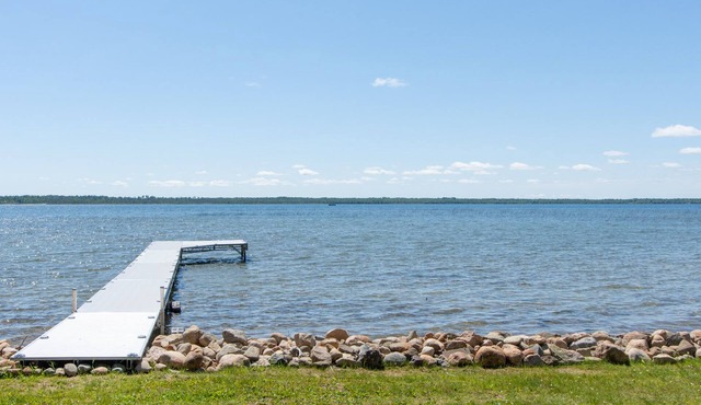 Come enjoy a nice relaxing week in Brainerd MN on North Long Lake.