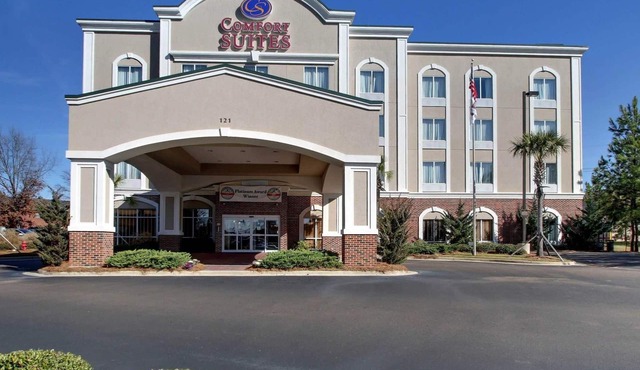 Comfort Suites Flowood - Jackson Airport (must meet transportation requirement)