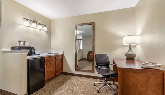 Comfort Suites Red Bluff near I-5 in Red Bluff