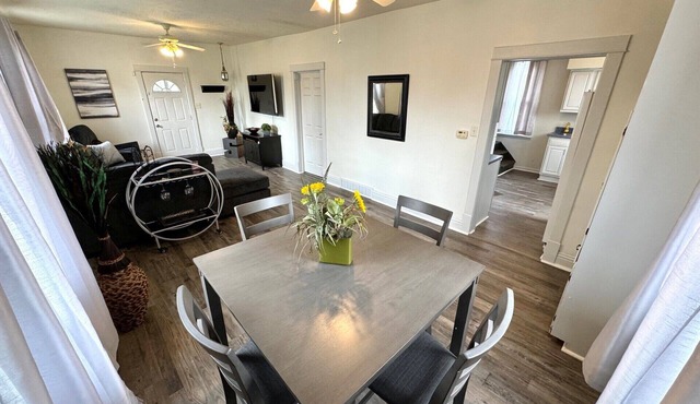 Comfortable 2-bedroom house in enjoyable Springfield with AC, WiFi