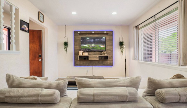 Comfortable Eastside El Paso Home for Families, Nurses & Work Stays in El Paso