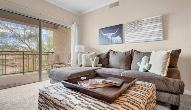 Comfortable Henderson Condo With Strip Views