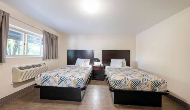 Comfortable Room Near Public Transit – Great Value