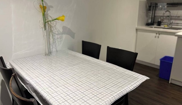 Comfortable Two Bedroom Basement Suite with Full Kitchen Bathroom and Queen Beds in Richmond Hill