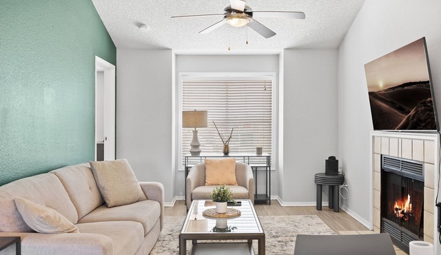 Comfy 2BD Apt + King Bed | Cedar Park/North Austin
