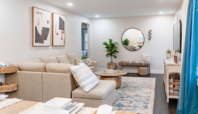Completely Remodeled 2 Bed 2 Bath Home Close to Beaches and Wineries w/2 Patios