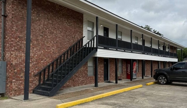 Contractors Apartment - 3 Bed Special