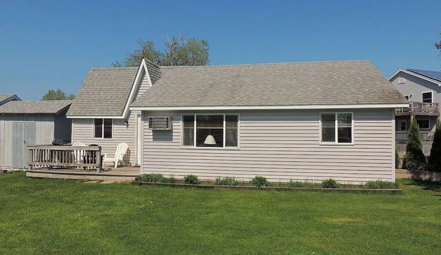 Cottage #8 - 3 bedroom/1 bath
