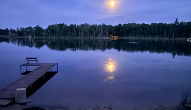 Cottage Retreat on Beautiful Lake