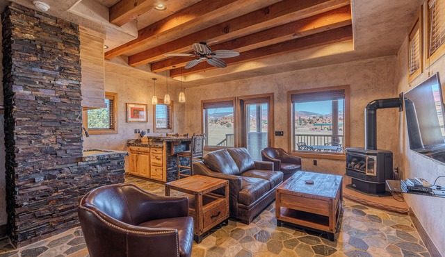Cougar Ridge Resort