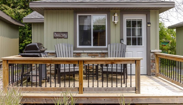 Couple`s Romantic PEC Getaway in Prince Edward