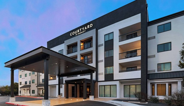 Courtyard by Marriott Austin The Domain Area