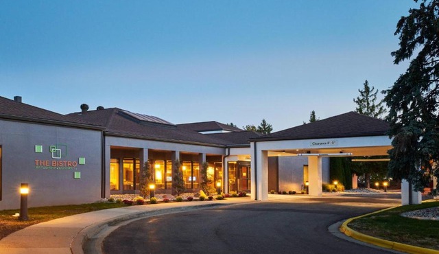 Courtyard by Marriott Detroit Warren